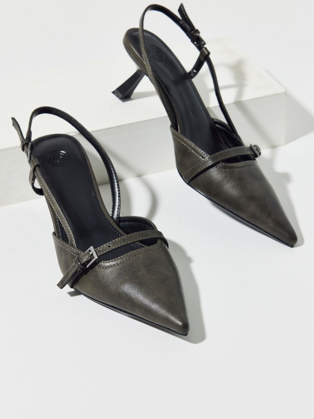 Pointed Slingback Shoes - Picture 4 of 4